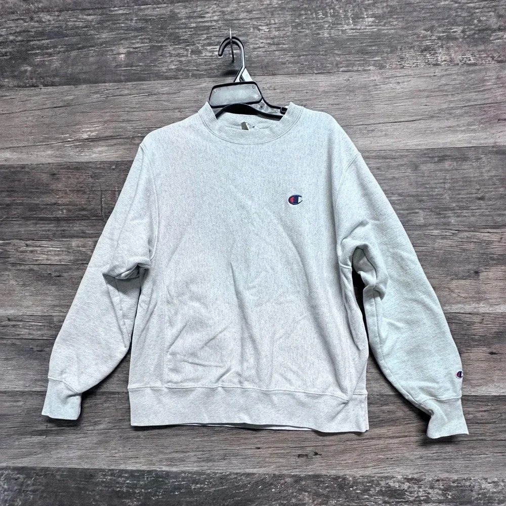 Champion Gray Crewneck Sweater with Ribbed Cuffs and Embroidered Logo